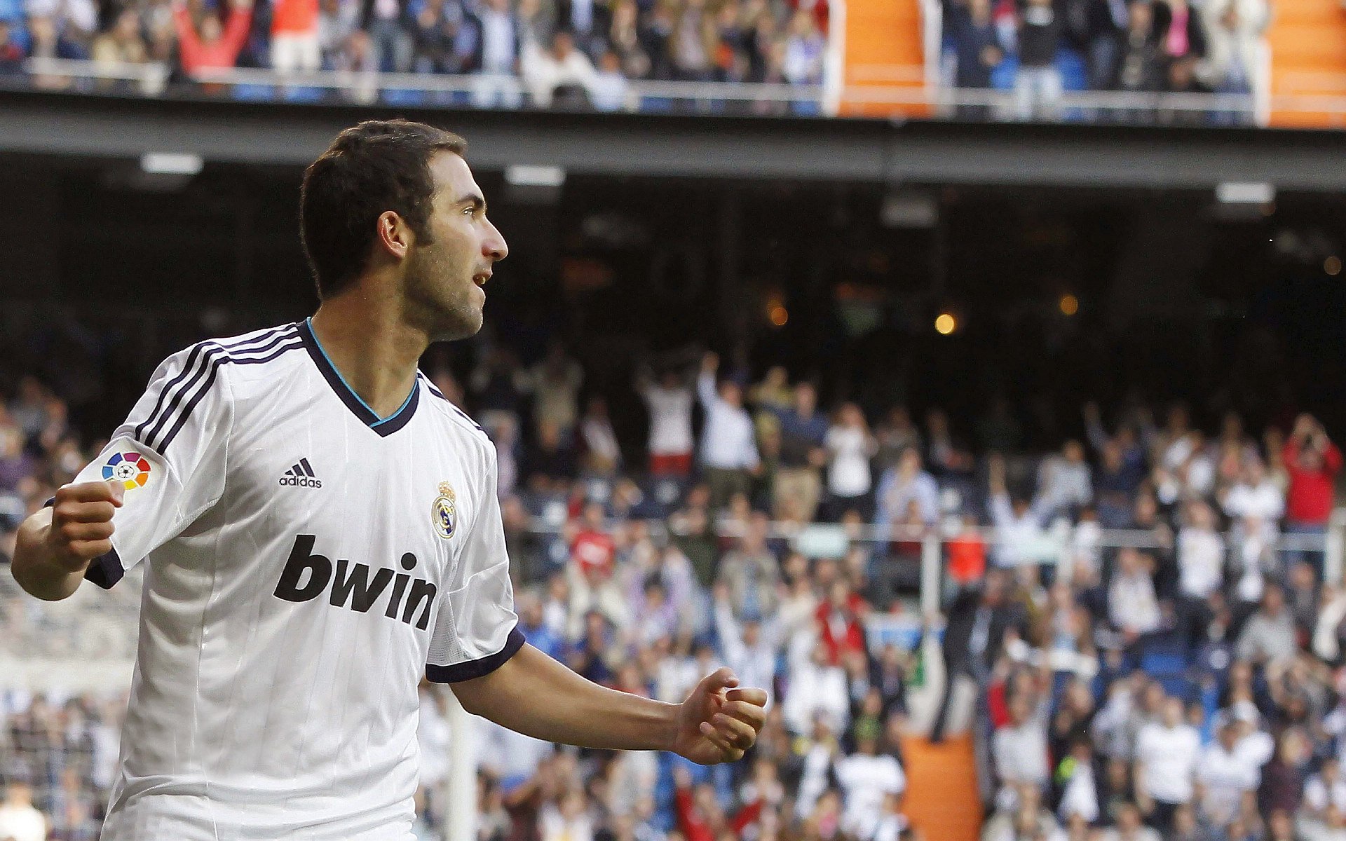 三战场均狂轰45.3分!东契奇的得分效率到底有多夸张?,东契奇 460万